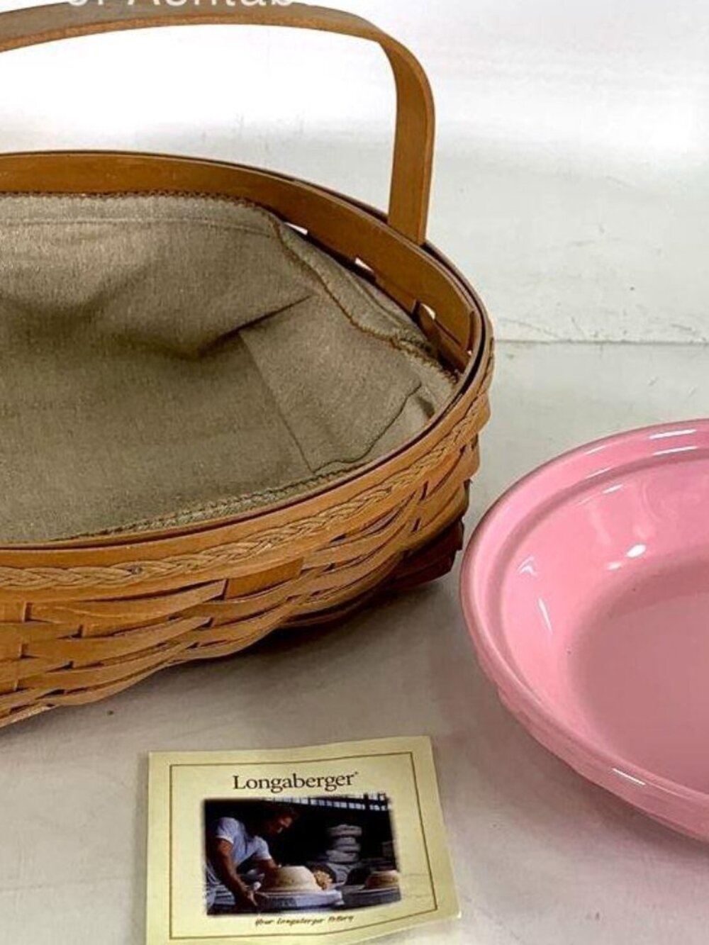 Longaberger Round Pie Basket with Pink Woven Traditions Pie Plate